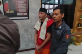 ayah kandung