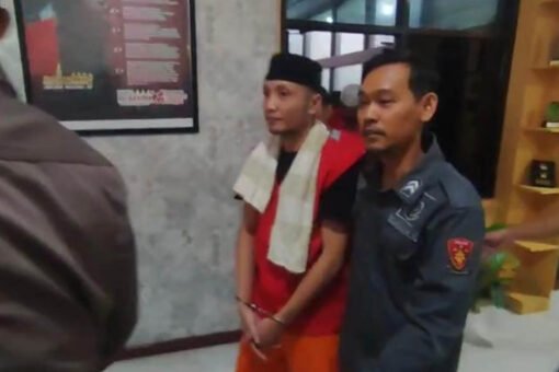 ayah kandung
