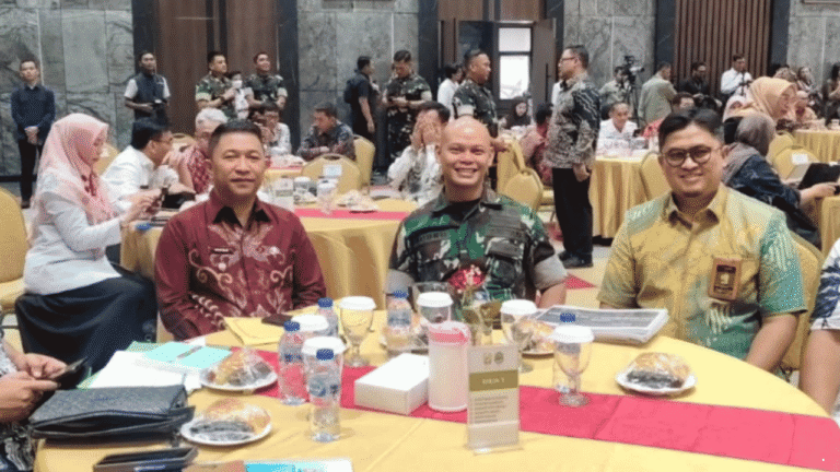 Kadisperkim Sukabumi Dampingi Wabup Ikuti Rakor Persampahan dan Mitigasi Kemarau di Mabesad