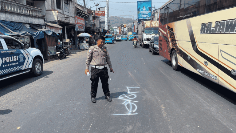Pengendara Motor Tewas usai Tabrakan dengan Colt Bogoran di Cibadak Sukabumi