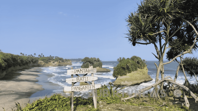 Pesona Pantai Batu Panganten, Hidden Gem dengan Panorama Alami di Pesisir Selatan Sukabumi