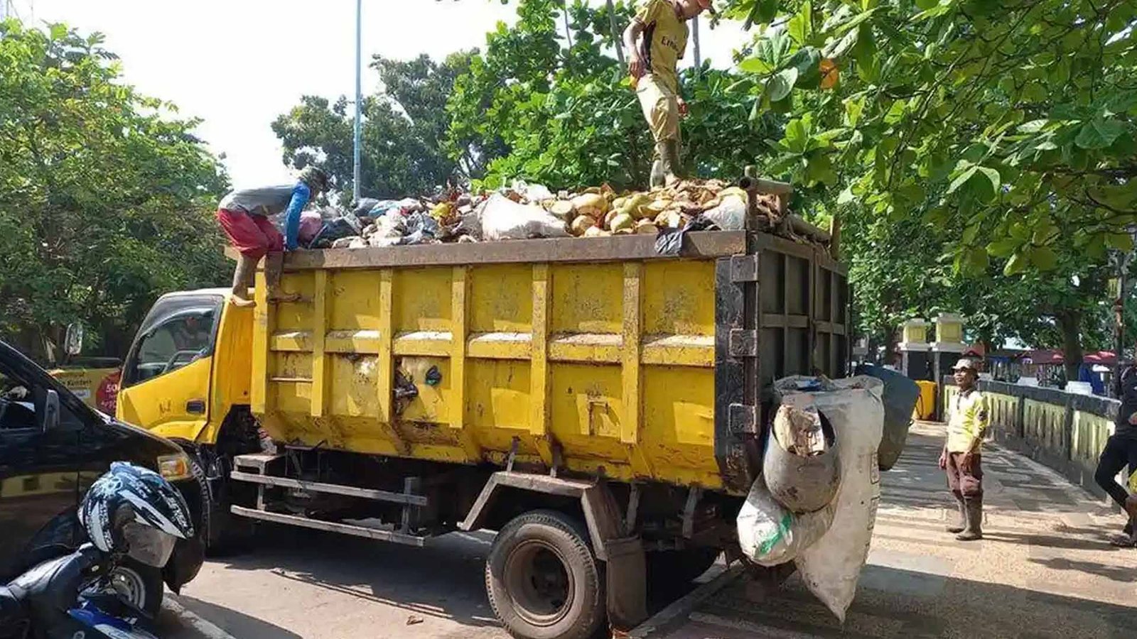 Armada Pengangkut Sampah
