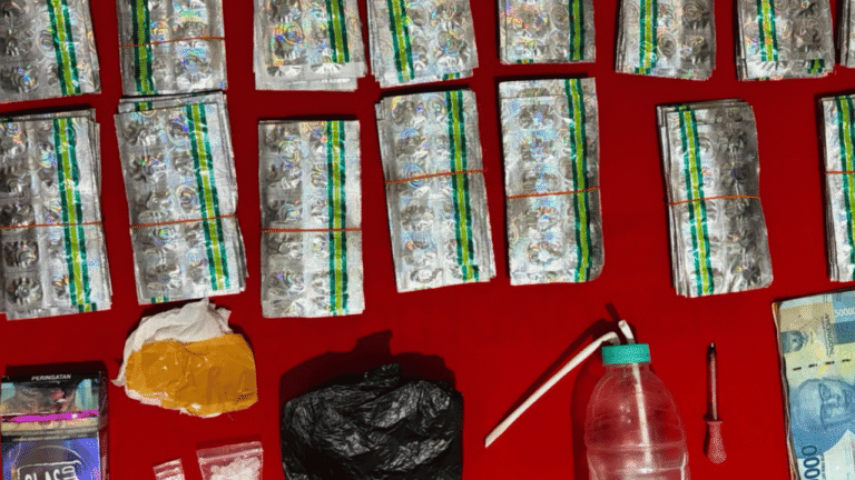 Polisi Gerebek Kontrakan di Tipar Sukabumi, Seorang Pria Ditangkap dengan 5,12 Gram Sabu dan 1.500 Tramadol