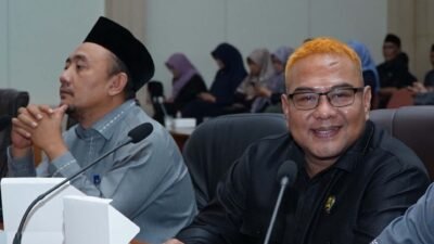 Ujang Abdurohim Rochmi (kanan) dan Andri Hidayana (kiri)