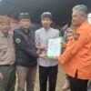 Penyerahan surat penutupan Tanggap darurat BPBD ke Panitia Lokal
