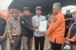 Penyerahan surat penutupan Tanggap darurat BPBD ke Panitia Lokal