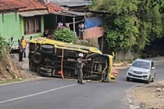 Truk Terguling