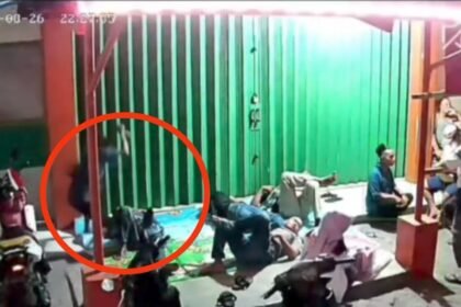 penusukan di dermaga palabuhanratu CCTV