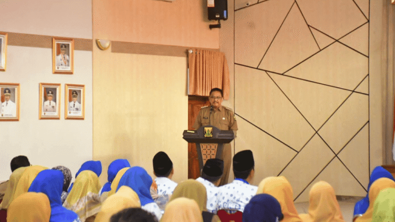 Kepentingan Peserta Didik Harus Jadi Prioritas, Bupati Sukabumi Beri Arahan kepada 210 Kepala Sekolah