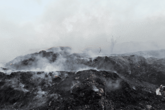 Kebakaran TPA Cikundul Sukabumi Ganggu Aktivitas Pembuangan Sampah, Titik Api Berada di Zona Tidak Aktif