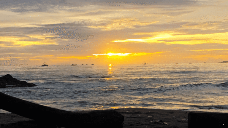 4 Pantai di Sukabumi yang Cocok Jadi Spot Sunset saat Akhir Pekan