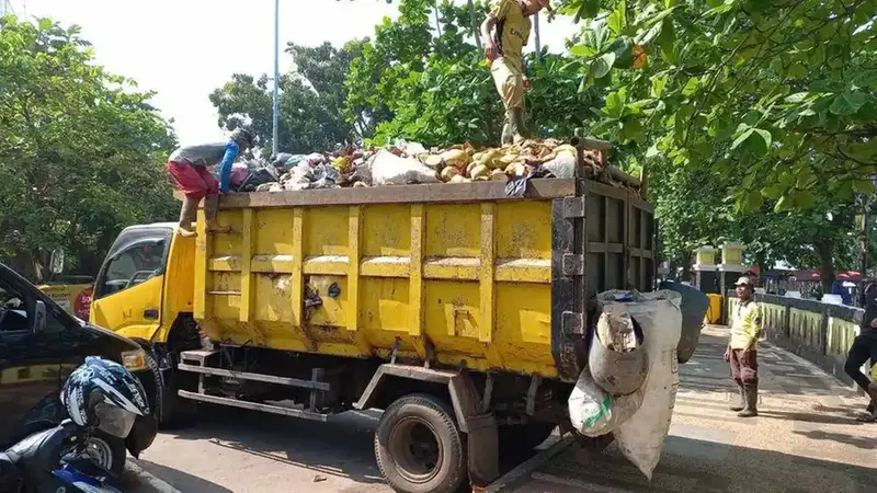 Pastikan Pengangkutan Sampah Tetap Berjalan, DLH Sukabumi Optimalkan Armada yang Ada