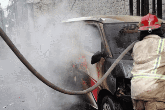Mobil Gran Max Terbakar di Sukaraja Sukabumi, Diduga Diawali Ledakan di Mesin