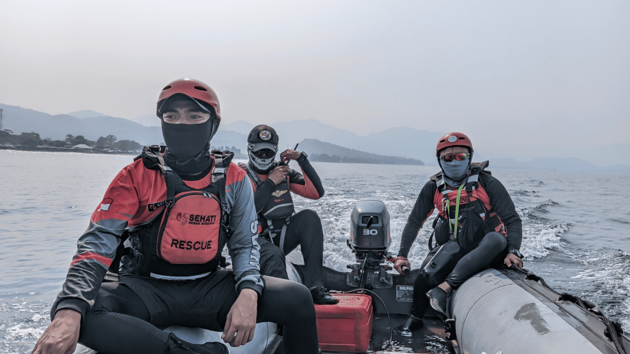 Pencarian di Tengah Gelombang Tinggi, Pelajar yang Hilang di Pantai Istiqomah Sukabumi Belum Ditemukan