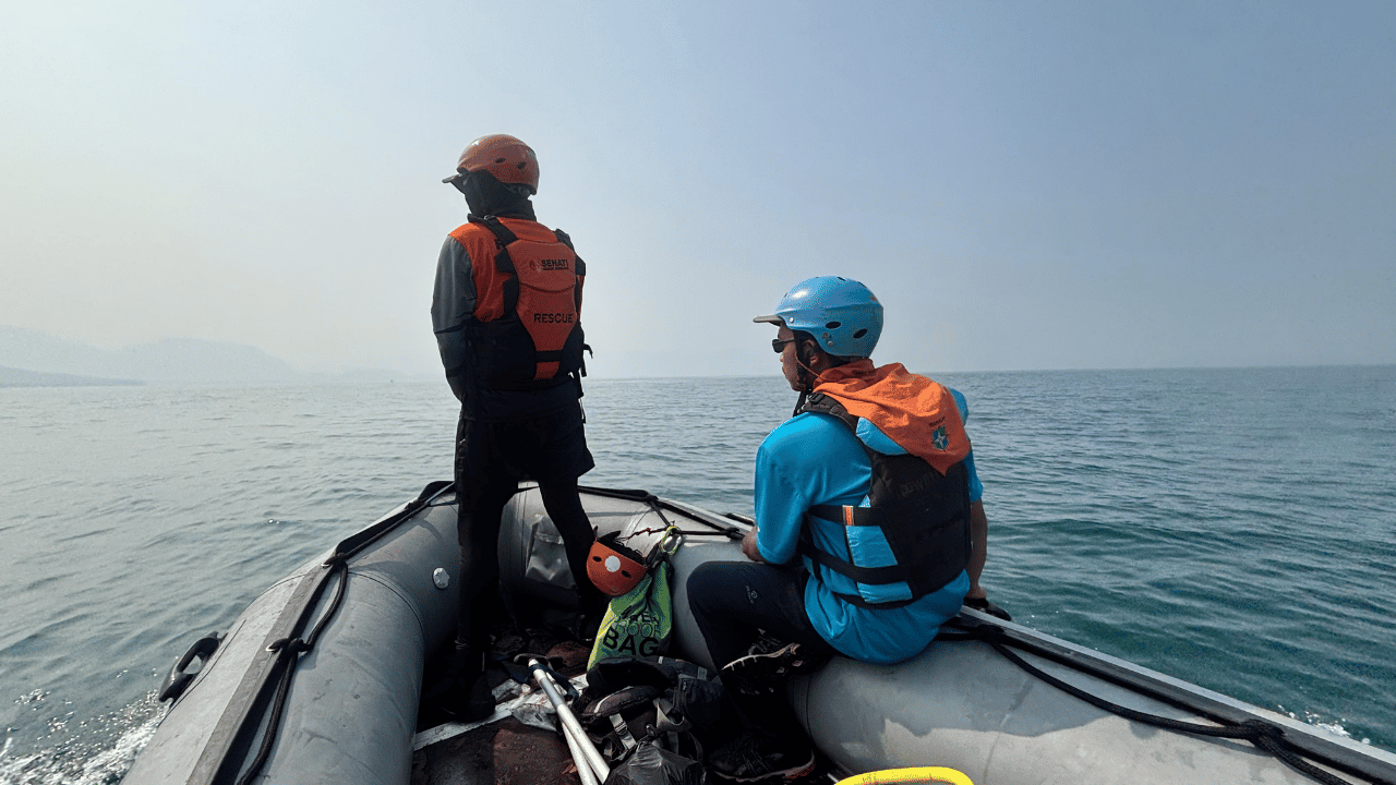 Pencarian Hari Ke-2 Pelajar Hilang di Pantai Istiqomah Sukabumi Diperluas, Tim SAR Terjunkan Drone