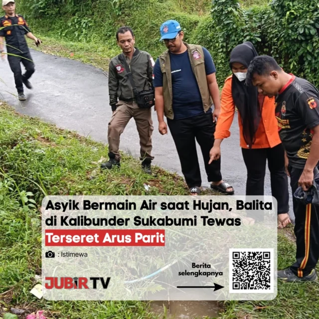 Tragis, balita 4 tahun di Sukabumi tewas terseret arus 😢

Peristiwa ini terjadi di Kalibunder saat hujan deras mengguyur wilayah tersebut. Korban yang sedang bermain diduga terpeleset ke parit, lalu terbawa arus yang tiba-tiba deras hingga sejauh puluhan meter. 

Sempat dievakuasi warga dan dibawa ke puskesmas, namun nyawanya tidak tertolong. Kejadian ini jadi pengingat keras, terutama buat orang tua, agar lebih waspada saat anak bermain di tengah cuaca ekstrem.

Menurut kamu, apa langkah paling penting biar kejadian seperti ini nggak terulang? 👇

📌 𝐈𝐧𝐟𝐨 𝐥𝐞𝐧𝐠𝐤𝐚𝐩𝐧𝐲𝐚 𝐜𝐞𝐤 𝐝𝐢 𝐬𝐭𝐨𝐫𝐲 & 𝐬𝐨𝐫𝐨𝐭𝐚𝐧

#jubirtv #jubirtvnewscom #kalibunder #sukabumi #balitatewas #bencanaalam #hujanderas #waspadaanak #jawabarat #beritaterkini