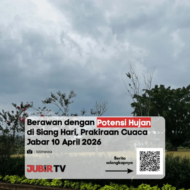 Cuaca Jabar masih berawan, siang berpotensi hujan 🌦️

BMKG memprakirakan cuaca di Jawa Barat pada 10 April 2026 didominasi berawan sejak pagi. Namun, hujan berpotensi turun di sejumlah wilayah saat siang hingga sore hari.

Suhu udara diperkirakan berada di kisaran 21–30 derajat celcius dengan kelembapan cukup tinggi, khas cuaca peralihan musim. 

Meski belum ada peringatan dini cuaca ekstrem, tetap disarankan untuk waspada saat beraktivitas di luar ruangan ya ☔ 

Menurut kamu, cuaca kayak gini enak buat aktivitas atau malah bikin ribet? 👇

📌 𝐈𝐧𝐟𝐨 𝐥𝐞𝐧𝐠𝐤𝐚𝐩𝐧𝐲𝐚 𝐜𝐞𝐤 𝐝𝐢 𝐬𝐭𝐨𝐫𝐲 & 𝐬𝐨𝐫𝐨𝐭𝐚𝐧

#jubirtv #jubirtvnewscom #cuacajabar #prakiraancuaca #bmkg #jawabarat #cuacahariini #infocuaca #hujan #beritaterkini