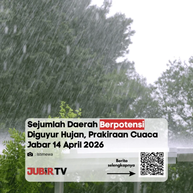 Prakiraan cuaca Jawa Barat pada 14 April 2026 didominasi kondisi berawan dengan potensi hujan di sejumlah wilayah.

Berdasarkan informasi BMKG, hujan dengan intensitas sedang hingga lebat berpeluang terjadi di beberapa daerah, terutama pada siang hingga sore hari, bahkan bisa disertai petir dan angin kencang. 

Masyarakat diimbau tetap waspada terhadap perubahan cuaca yang cukup dinamis dan menyiapkan perlengkapan saat beraktivitas di luar ruangan.

Menurut kamu, cuaca seperti ini lebih cocok untuk aktivitas di dalam atau tetap di luar?

📌 𝐈𝐧𝐟𝐨 𝐥𝐞𝐧𝐠𝐤𝐚𝐩𝐧𝐲𝐚 𝐜𝐞𝐤 𝐝𝐢 𝐬𝐭𝐨𝐫𝐲 & 𝐬𝐨𝐫𝐨𝐭𝐚𝐧

#jubirtv #jubirtvnewscom #jawabarat #cuaca #prakiraancuaca #bmkg #hujan #cuacaekstrem #infocuaca #beritaterkini