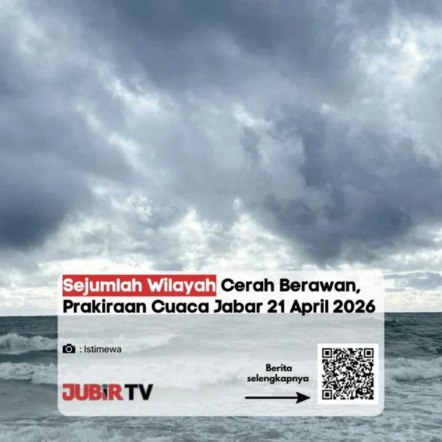 Prakiraan cuaca Jawa Barat pada 21 April 2026 didominasi kondisi cerah berawan di sejumlah wilayah.

Meski begitu, potensi hujan ringan hingga sedang masih bisa terjadi pada siang hingga malam hari, mengingat sebagian wilayah masih berada di masa peralihan musim. 

Suhu udara diperkirakan berkisar 24–30°C dengan kelembapan yang cukup tinggi, sehingga cuaca terasa cukup hangat di siang hari. 

Tetap siapkan payung atau jas hujan ya, apalagi buat yang banyak aktivitas di luar.

Menurut kamu, cuaca cerah berawan kayak gini justru enak buat aktivitas atau malah bikin gerah?

📌 𝐈𝐧𝐟𝐨 𝐥𝐞𝐧𝐠𝐤𝐚𝐩𝐧𝐲𝐚 𝐜𝐞𝐤 𝐝𝐢 𝐬𝐭𝐨𝐫𝐲 & 𝐬𝐨𝐫𝐨𝐭𝐚𝐧

#jubirtv #jubirtvnewscom #jawabarat #cuaca #prakiraancuaca #cerahberawan #hujan #bmkg #infocuaca #beritaterkini