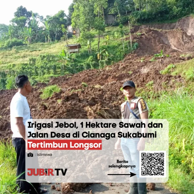Longsor di Cianaga, Sukabumi menyebabkan irigasi jebol hingga sawah dan jalan desa tertimbun material tanah.

Peristiwa ini dipicu hujan dengan intensitas tinggi yang membuat saluran irigasi longsor, lalu materialnya menutup akses jalan antar dusun dan area persawahan warga. 

Akibatnya, aktivitas warga terganggu dan akses transportasi tidak bisa dilalui. Penanganan pun masih terkendala alat berat untuk membersihkan material longsor.

Menurut kamu, apa langkah paling penting agar dampak longsor seperti ini bisa diminimalisir ke depannya?

📌 𝐈𝐧𝐟𝐨 𝐥𝐞𝐧𝐠𝐤𝐚𝐩𝐧𝐲𝐚 𝐜𝐞𝐤 𝐝𝐢 𝐬𝐭𝐨𝐫𝐲 & 𝐬𝐨𝐫𝐨𝐭𝐚𝐧

#jubirtv #jubirtvnewscom #sukabumi #jawabarat #longsor #kabandungan #bencanaalam #irigasi #waspada #beritaterkini