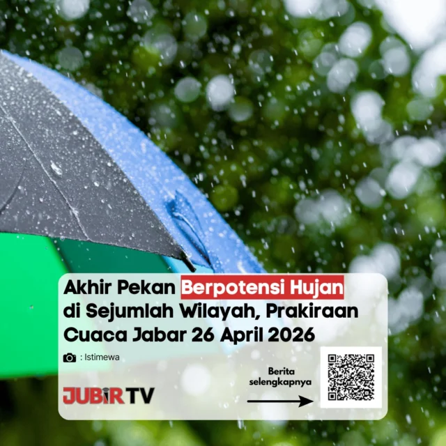 Prakiraan cuaca di Jawa Barat pada 26 April 2026 diperkirakan berawan hingga hujan 🌥️🌧️

Pada pagi hari, sebagian wilayah cenderung berawan. Memasuki siang hingga sore, hujan ringan hingga lebat berpotensi turun di banyak daerah, bahkan bisa disertai petir. Malam hari kembali berawan, dengan kemungkinan hujan di beberapa wilayah.

Kondisi ini membuat aktivitas luar ruangan perlu lebih diperhatikan, terutama saat siang dan sore hari.

Tetap siapkan perlengkapan hujan sebelum beraktivitas.

📌 𝐈𝐧𝐟𝐨 𝐥𝐞𝐧𝐠𝐤𝐚𝐩𝐧𝐲𝐚 𝐜𝐞𝐤 𝐝𝐢 𝐬𝐭𝐨𝐫𝐲 & 𝐬𝐨𝐫𝐨𝐭𝐚𝐧

#jubirtv #jubirtvnewscom #jawabarat #cuaca #prakiraancuaca #hujan #infocuaca #bmkg #beritaterkini