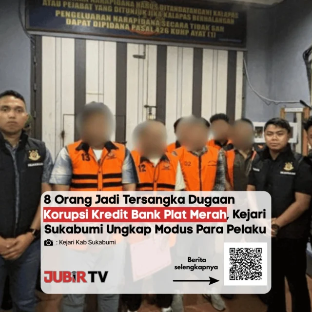 Kejaksaan Negeri Kabupaten Sukabumi menetapkan 8 orang sebagai tersangka dalam kasus dugaan korupsi penyaluran kredit di salah satu bank plat merah.

Para tersangka terdiri dari satu kepala cabang pembantu dan tujuh tenaga pemasar yang diduga melakukan praktik secara terstruktur sejak awal 2026. 

Modus yang digunakan antara lain merekayasa pinjaman melalui pihak ketiga hingga membuat kredit fiktif, disertai pemalsuan data debitur tanpa proses verifikasi yang sesuai. 

Bahkan, identitas orang lain digunakan tanpa izin dan data kredit dimanipulasi agar terlihat lancar, sementara dana hasil pencairan diduga digunakan untuk kepentingan pribadi. 

Menurut kamu, hukuman seperti apa yang pantas untuk kasus korupsi seperti ini?

📌 𝐈𝐧𝐟𝐨 𝐥𝐞𝐧𝐠𝐤𝐚𝐩𝐧𝐲𝐚 𝐜𝐞𝐤 𝐝𝐢 𝐬𝐭𝐨𝐫𝐲 & 𝐬𝐨𝐫𝐨𝐭𝐚𝐧

#jubirtv #jubirtvnewscom #sukabumi #korupsi #beritakriminal #kejari #bankplatmerah #infokriminal #jawabarat #beritaterkini