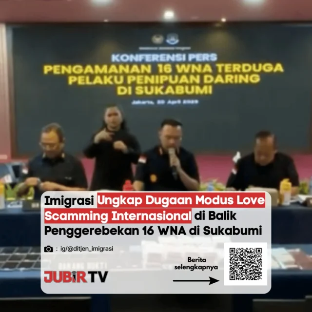 Imigrasi mengungkap dugaan praktik love scamming internasional di Sukabumi setelah mengamankan 16 WNA di kawasan Pelabuhan Ratu.

Para pelaku diduga menyalahgunakan izin tinggal dan menjalankan penipuan daring dengan pendekatan emosional, yang kemudian diarahkan ke investasi fiktif seperti kripto dan forex. Barang bukti berupa puluhan komputer dan ratusan ponsel turut diamankan. 

Menurut kamu, bagaimana cara paling efektif agar masyarakat tidak jadi korban modus seperti ini?

📌 𝐈𝐧𝐟𝐨 𝐥𝐞𝐧𝐠𝐤𝐚𝐩𝐧𝐲𝐚 𝐜𝐞𝐤 𝐝𝐢 𝐬𝐭𝐨𝐫𝐲 & 𝐬𝐨𝐫𝐨𝐭𝐚𝐧

#jubirtv #jubirtvnewscom #sukabumi #pelabuhanratu #lovescam #penipuanonline #beritasukabumi #jawabarat