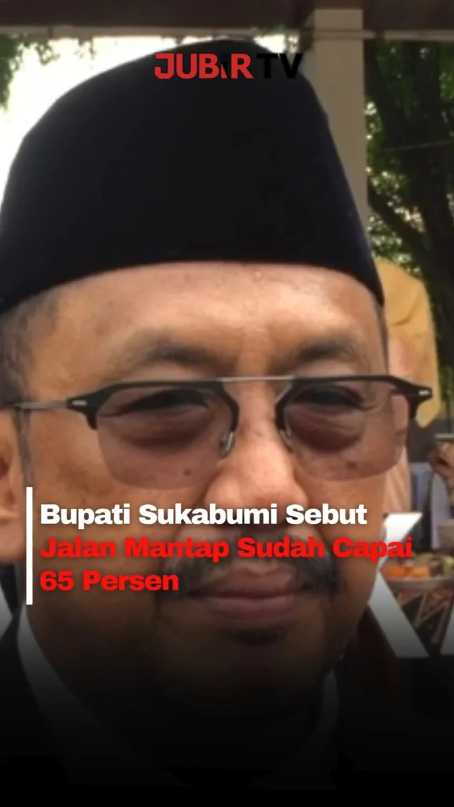 Pemerintah Kabupaten Sukabumi terus melakukan perbaikan jalan rusak secara bertahap di berbagai wilayah. Hingga saat ini, kondisi jalan kabupaten yang masuk kategori mantap disebut telah mencapai sekitar 65 persen.

Hal itu disampaikan Bupati Sukabumi saat menjelaskan progres penanganan infrastruktur jalan di tengah keluhan masyarakat terkait kerusakan jalan yang masih ditemukan di sejumlah titik.

Menurutnya, Pemkab Sukabumi memiliki total jalan kabupaten sepanjang sekitar 1.400 kilometer. Namun, perbaikan belum bisa dilakukan sekaligus karena keterbatasan anggaran daerah.

Meski begitu, pemerintah mengaku tetap memprioritaskan penanganan pada ruas jalan yang mengalami kerusakan dan menjadi kebutuhan utama masyarakat.

Editor: Tino

#jubirtv #jubirtvnewscom #sukabumi #jalanrusak #pemkabsukabumi #infrastruktur #jawabarat #beritaterkini #pembangunan #beritaviral #jalanmantap #fypindonesia