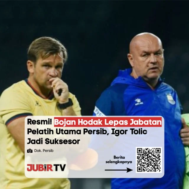 Bojan Hodak Resmi Lepas Jabatan Pelatih Persib ⚽️⚠️
Bojan Hodak resmi mengakhiri masa baktinya sebagai pelatih utama Persib Bandung. Keputusan ini menjadi kabar mengejutkan bagi seluruh Bobotoh di tengah musim kompetisi yang sedang berjalan.

Manajemen Persib Bandung segera melakukan evaluasi terkait langkah strategis ke depan untuk menentukan suksesor posisi pelatih kepala. Informasi lebih lanjut mengenai alasan dan pengganti akan segera disampaikan secara resmi.

📌 𝐈𝐧𝐟𝐨 𝐥𝐞𝐧𝐠𝐤𝐚𝐩𝐧𝐲𝐚 𝐜𝐞𝐤 𝐝𝐢 𝐬𝐭𝐨𝐫𝐲 & 𝐬𝐨𝐫𝐨𝐭𝐚𝐧

#jubirtv #jubirtvnewscom #Persib #BojanHodak #PersibBandung #BeritaBola #LigaIndonesia #Bobotoh #KabarPersib