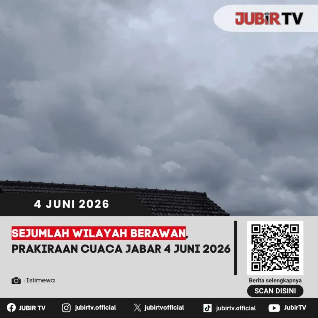 Berdasarkan data dari Badan Meteorologi, Klimatologi, dan Geofisika (BMKG), wilayah Jawa Barat pada hari ini, Kamis, 4 Juni 2026, secara umum akan didominasi oleh kondisi cuaca berawan. Situasi ini diperkirakan berlangsung merata di sejumlah daerah, memberikan suhu udara yang cukup sejuk bagi masyarakat yang beraktivitas di luar ruangan. Meskipun cuaca cenderung stabil, masyarakat diimbau untuk tetap waspada terhadap perubahan cuaca lokal yang mungkin terjadi sewaktu-waktu dan disarankan untuk terus memantau informasi resmi dari BMKG.

📌 𝐈𝐧𝐟𝐨 𝐥𝐞𝐧𝐠𝐤𝐚𝐩𝐧𝐲𝐚 𝐜𝐞𝐤 𝐝𝐢 𝐬𝐭𝐨𝐫𝐲 & 𝐬𝐨𝐫𝐨𝐭𝐚𝐧

#jubirtv #jubirtvnewscom #prakiraancuaca #bmkg #jawabarat #infocuaca #cuacahariini #infojabar #berawan #beritaterkini
