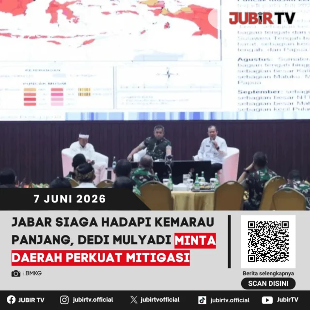 Menghadapi prediksi datangnya musim kemarau panjang, Dedi Mulyadi menekankan pentingnya pemerintah daerah di Jawa Barat untuk memperkuat langkah mitigasi sejak dini. Fokus utamanya adalah menjamin ketersediaan air bersih bagi warga serta menjaga stabilitas sektor pertanian agar tidak terjadi gagal panen akibat kekeringan. Dedi meminta setiap daerah untuk segera memetakan wilayah rawan terdampak dan menyiapkan langkah konkret, seperti penyediaan cadangan air, pemeliharaan infrastruktur irigasi, serta edukasi kepada masyarakat untuk bijak dalam penggunaan air. Upaya preventif yang terukur ini diharapkan dapat meminimalisir dampak sosial dan ekonomi yang mungkin ditimbulkan selama periode kemarau mendatang.

📌 𝐈𝐧𝐟𝐨 𝐥𝐞𝐧𝐠𝐤𝐚𝐩𝐧𝐲𝐚 𝐜𝐞𝐤 𝐝𝐢 𝐬𝐭𝐨𝐫𝐲 & 𝐬𝐨𝐫𝐨𝐭𝐚𝐧

#jubirtv #jubirtvnewscom #jawabarat #kemaraupanjang #mitigasi #dedimulyadi #kekeringan #siagabencana #pertanian #airbersih #nasional #beritaterkini