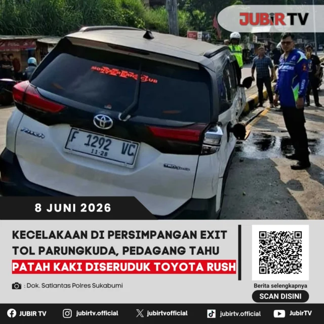 Kecelakaan di Persimpangan Exit Tol Parungkuda: Pedagang Tahu Patah Kaki Diseruduk Toyota Rush 🚗💥
Sebuah insiden kecelakaan lalu lintas terjadi di kawasan persimpangan exit Tol Parungkuda, Kabupaten Sukabumi. Seorang pedagang tahu dilaporkan mengalami patah kaki setelah tertabrak oleh satu unit mobil Toyota Rush. Kejadian tersebut diduga bermula saat mobil kehilangan kendali dan menyeruduk lapak pedagang yang berada di pinggir jalan. Korban telah dievakuasi ke fasilitas kesehatan terdekat untuk mendapatkan penanganan medis intensif. Pihak kepolisian segera melakukan olah tempat kejadian perkara (TKP) untuk menyelidiki penyebab pasti kecelakaan tersebut dan mengatur arus lalu lintas yang sempat tersendat akibat banyaknya warga yang mengerumuni lokasi.

📌 𝐈𝐧𝐟𝐨 𝐥𝐞𝐧𝐠𝐤𝐚𝐩𝐧𝐲𝐚 𝐜𝐞𝐤 𝐝𝐢 𝐬𝐭𝐨𝐫𝐲 & 𝐬𝐨𝐫𝐨𝐭𝐚𝐧

#jubirtv #jubirtvnewscom #sukabumi #parungkuda #exittolparungkuda #kecelakaanlalulintas #lakalantas #infosukabumi #beritaterkini