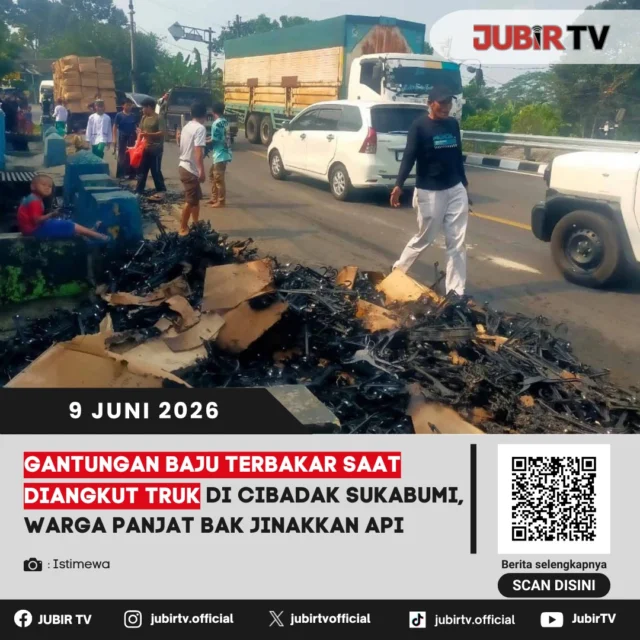 Sebuah insiden mengejutkan terjadi di jalur utama Cibadak, Kabupaten Sukabumi, ketika muatan truk pengangkut gantungan baju tiba-tiba mengeluarkan api. Kobaran api yang mulai membesar pada bagian bak truk segera memancing reaksi cepat warga sekitar. Tanpa menunggu lama, warga bahu-membahu memanjat bak truk untuk menjinakkan api dengan peralatan seadanya sebelum merembet ke bagian lain kendaraan. Berkat kesigapan warga, api berhasil dipadamkan dan insiden tersebut tidak sampai menimbulkan korban jiwa maupun kemacetan lalu lintas yang parah.

📌 𝐈𝐧𝐟𝐨 𝐥𝐞𝐧𝐠𝐤𝐚𝐩𝐧𝐲𝐚 𝐜𝐞𝐤 𝐝𝐢 𝐬𝐭𝐨𝐫𝐲 & 𝐬𝐨𝐫𝐨𝐭𝐚𝐧

#jubirtv #jubirtvnewscom #cibadak #sukabumi #insiden #kebakaran #truk #aksiwarga #infosukabumi #beritaterkini