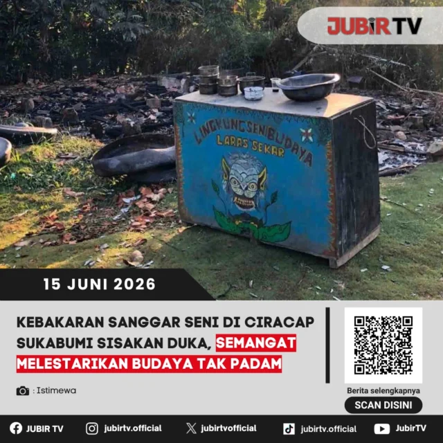 Duka masih menyelimuti Sanggar Seni Cepet Laras di Kecamatan Ciracap, Kabupaten Sukabumi, setelah kebakaran menghanguskan puluhan kostum pertunjukan, alat musik gamelan, hingga berbagai perlengkapan kesenian yang selama ini digunakan untuk melestarikan budaya daerah. Namun di tengah musibah tersebut, semangat para pelaku seni untuk menjaga warisan budaya tak ikut padam.

Peristiwa ini justru memantik dukungan dan kepedulian berbagai pihak agar sanggar seni dapat bangkit kembali. Bagi para seniman, sanggar bukan sekadar tempat berkesenian, melainkan ruang belajar, menjaga identitas budaya, serta mewariskan tradisi kepada generasi muda agar tetap lestari di tengah perkembangan zaman.

📌 𝐈𝐧𝐟𝐨 𝐥𝐞𝐧𝐠𝐤𝐚𝐩𝐧𝐲𝐚 𝐜𝐞𝐤 𝐝𝐢 𝐬𝐭𝐨𝐫𝐲 & 𝐬𝐨𝐫𝐨𝐭𝐚𝐧

#jubirtv #jubirtvnewscom #sanggarseni #ciracap #sukabumi #budayasunda #pelestarianbudaya #senibudaya #beritasukabumi #jawabarat #gamelan #kebakaran