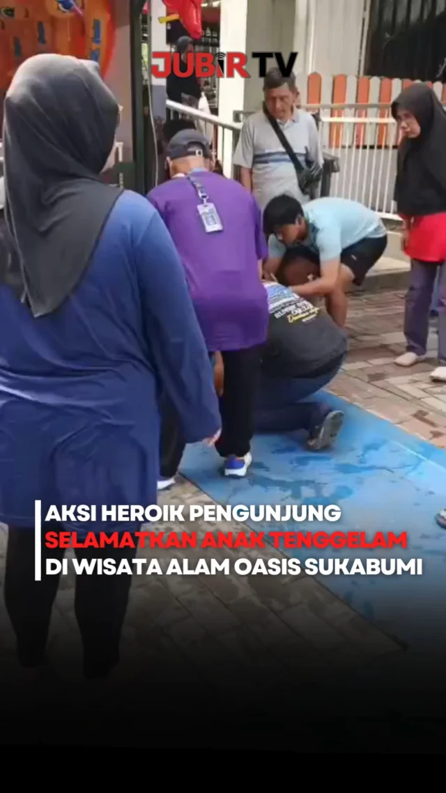 Aksi heroik seorang pengunjung menjadi penyelamat bagi bocah perempuan berusia 5 tahun yang nyaris tenggelam di kolam renang Taman Wisata Alam Oasis, Sukabumi, Minggu (14/6/2026).

Korban diduga terpeleset saat mengikuti kegiatan wisata sekaligus acara kenaikan kelas bersama teman-temannya. Beruntung, pengunjung yang berada di sekitar lokasi sigap mengevakuasi korban dan memberikan pertolongan pertama hingga kembali sadar.

Polisi memastikan korban dalam kondisi sehat setelah mendapat penanganan medis. Momen ini menjadi pengingat bagi orang tua untuk selalu mengawasi anak-anak saat beraktivitas di area kolam renang, sekecil apa pun kedalaman airnya.

Editor: Tino

#jubirtv #jubirtvnewscom #sukabumi #oasissukabumi #kolamrenang #viral #bocahtertolong #nyaristenggelam #beritaterkini #polressukabumikota #wisatasukabumi #kejadianviral