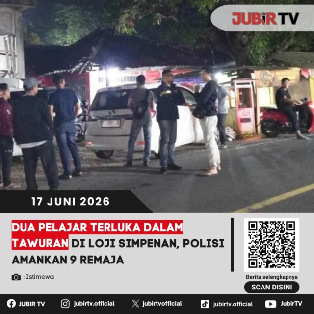 Dua pelajar mengalami luka dalam insiden tawuran yang terjadi di wilayah Loji, Kecamatan Simpenan. Peristiwa tersebut membuat warga dan pihak berwenang bergerak untuk menangani situasi serta menjaga keamanan lingkungan.

Bagaimana kronologi kejadian tawuran tersebut dan langkah penanganan yang dilakukan?

📌 𝐈𝐧𝐟𝐨 𝐥𝐞𝐧𝐠𝐤𝐚𝐩𝐧𝐲𝐚 𝐜𝐞𝐤 𝐝𝐢 𝐬𝐭𝐨𝐫𝐲 & 𝐬𝐨𝐫𝐨𝐭𝐚𝐧

#jubirtv #jubirtvnewscom #tawuranpelajar #simpenan #loji #sukabumi #kriminalsukabumi #pelajar #keamananwarga #beritasukabumi #jawabarat #infokriminal