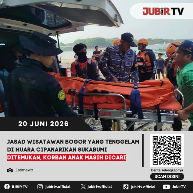 Tim SAR gabungan berhasil menemukan jasad wisatawan asal Bogor yang sebelumnya dilaporkan tenggelam dan terseret arus di kawasan Muara Cipanarikan, Sukabumi. Korban ditemukan setelah proses pencarian yang melibatkan berbagai unsur penyelamat sejak laporan kejadian diterima.

Peristiwa ini menjadi pengingat bagi wisatawan untuk selalu meningkatkan kewaspadaan saat beraktivitas di kawasan pantai dan muara sungai yang memiliki arus cukup kuat. Bagaimana kronologi penemuan korban dan perkembangan pencarian korban lainnya?

📌 𝐈𝐧𝐟𝐨 𝐥𝐞𝐧𝐠𝐤𝐚𝐩𝐧𝐲𝐚 𝐜𝐞𝐤 𝐝𝐢 𝐬𝐭𝐨𝐫𝐲 & 𝐬𝐨𝐫𝐨𝐭𝐚𝐧

#jubirtv #jubirtvnewscom #cipanarikan #pangumbahan #ciracap #sukabumi #tenggelam #timsar #basarnas #beritasukabumi #jawabarat #infoterkini