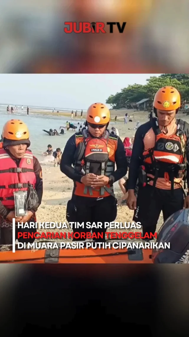 Operasi pencarian terhadap Tobi Efendi, wisatawan asal Bogor yang hilang setelah terseret arus di Muara Pasir Putih Cipanarikan, Desa Pangumbahan, Kecamatan Ciracap, Kabupaten Sukabumi, masih terus dilakukan hingga hari kedua.

Sebelumnya, korban berenang bersama ayahnya, Ahmad Efendi, pada Jumat (19/6/2026). Jasad sang ayah telah ditemukan sekitar 200 meter dari lokasi kejadian, sementara Tobi Efendi hingga kini masih dalam pencarian.

Tim SAR gabungan memperluas area penyisiran dengan menyesuaikan arah arus laut. Keluarga dan petugas berharap korban segera ditemukan.

Editor: Tino

#jubirtv #jubirtvnewscom #sukabumi #cipanarikan #ciracap #pencariansar #basarnas #oranghilang #korbantenggelam #beritasukabumi #pantaisukabumi #infoterkini