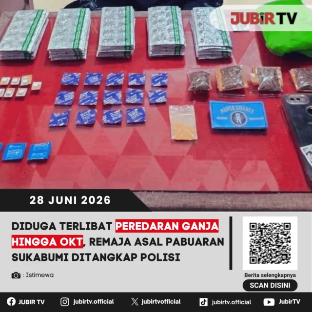 Seorang remaja asal Kecamatan Pabuaran, Kabupaten Sukabumi, ditangkap polisi karena diduga terlibat dalam peredaran ganja, psikotropika, dan obat keras tertentu (OKT). Dari tangan pelaku, petugas mengamankan sejumlah barang bukti yang diduga siap diedarkan. 

Kasus ini masih terus dikembangkan untuk mengungkap jaringan pemasok dan pihak lain yang diduga terlibat. Bagaimana kronologi penangkapan serta barang bukti apa saja yang berhasil diamankan?

📌 𝐈𝐧𝐟𝐨 𝐥𝐞𝐧𝐠𝐤𝐚𝐩𝐧𝐲𝐚 𝐜𝐞𝐤 𝐝𝐢 𝐬𝐭𝐨𝐫𝐲 & 𝐬𝐨𝐫𝐨𝐭𝐚𝐧

#jubirtv #jubirtvnewscom #sukabumi #pabuaran #narkoba #ganja #okt #polisi #satresnarkoba #beritasukabumi #jawabarat #kriminal