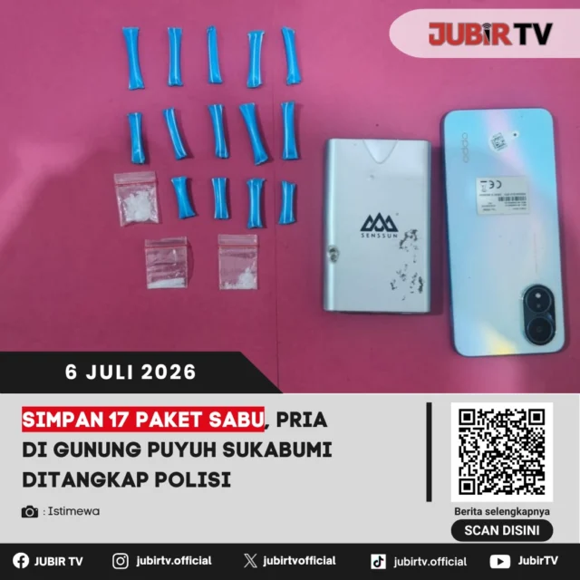 Seorang pria di Kecamatan Gunung Puyuh, Kota Sukabumi, ditangkap Satuan Reserse Narkoba Polres Sukabumi Kota setelah diduga terlibat peredaran narkotika jenis sabu. Dari tangan tersangka, polisi mengamankan 17 paket sabu siap edar beserta barang bukti lain yang diduga digunakan untuk aktivitas peredaran narkoba. 

Kasus ini masih terus dikembangkan untuk mengungkap jaringan pemasok narkotika yang terkait dengan tersangka. Polres Sukabumi Kota menegaskan komitmennya dalam memberantas peredaran narkoba dan mengajak masyarakat berperan aktif melaporkan aktivitas mencurigakan demi menciptakan lingkungan yang aman dan bebas dari penyalahgunaan narkotika.

📌 𝐈𝐧𝐟𝐨 𝐥𝐞𝐧𝐠𝐤𝐚𝐩𝐧𝐲𝐚 𝐜𝐞𝐤 𝐝𝐢 𝐬𝐭𝐨𝐫𝐲 & 𝐬𝐨𝐫𝐨𝐭𝐚𝐧

#jubirtv #jubirtvnewscom #sukabumi #kotasukabumi #gunungpuyuh #narkoba #sabu #polressukabumikota #kriminal #beritasukabumi #jawabarat #hukum