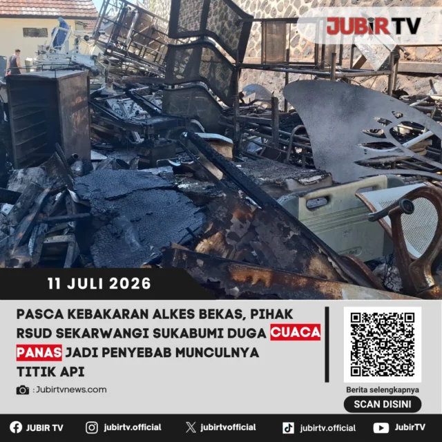 Pihak RSUD Sekarwangi Cibadak, Kabupaten Sukabumi, menduga cuaca panas saat musim kemarau menjadi pemicu kebakaran tumpukan alat kesehatan bekas di area luar Gedung Instalasi Pemeliharaan Sarana dan Prasarana Rumah Sakit (IPSRS), Jumat (10/7/2026) siang.

Wakil Direktur Administrasi Umum dan Keuangan RSUD Sekarwangi, Luki Mufti, mengatakan panas matahari kemungkinan memunculkan titik api yang kemudian menyambar material alat kesehatan yang mudah terbakar, seperti busa pada tempat tidur pasien.

📌 𝐈𝐧𝐟𝐨 𝐥𝐞𝐧𝐠𝐤𝐚𝐩𝐧𝐲𝐚 𝐜𝐞𝐤 𝐝𝐢 𝐬𝐭𝐨𝐫𝐲 & 𝐬𝐨𝐫𝐨𝐭𝐚𝐧

#jubirtv #jubirtvnewscom #kebakaran #penyebabkebakaran #rsudsekarwangi