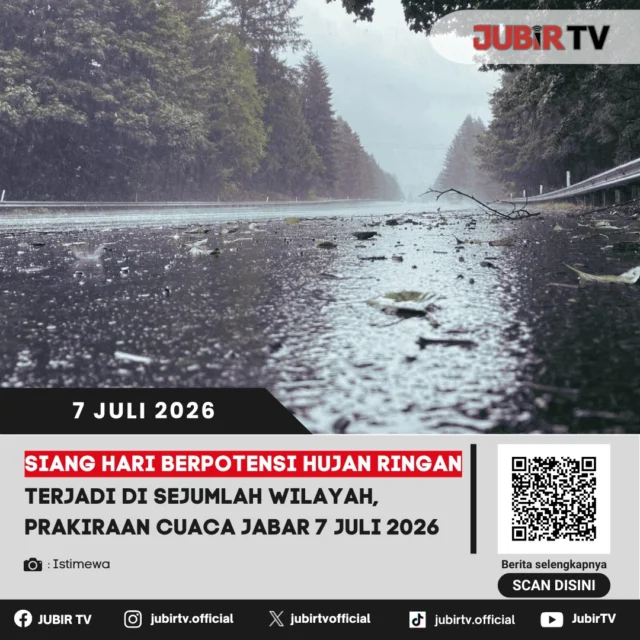 Sebagian wilayah Jawa Barat diprakirakan mengalami cuaca cerah hingga berawan pada Senin (7/7). Namun, BMKG memperkirakan hujan ringan berpotensi terjadi pada siang hingga sore hari di sejumlah daerah, sehingga masyarakat diimbau tetap waspada terhadap perubahan cuaca saat beraktivitas di luar ruangan. 

Meski musim kemarau mulai meluas di Jawa Barat, potensi hujan lokal masih dapat terjadi akibat dinamika atmosfer. Karena itu, masyarakat disarankan menyiapkan perlengkapan seperti payung atau jas hujan serta memantau informasi cuaca terbaru sebelum bepergian agar aktivitas tetap aman dan lancar.

📌 𝐈𝐧𝐟𝐨 𝐥𝐞𝐧𝐠𝐤𝐚𝐩𝐧𝐲𝐚 𝐜𝐞𝐤 𝐝𝐢 𝐬𝐭𝐨𝐫𝐲 & 𝐬𝐨𝐫𝐨𝐭𝐚𝐧

#jubirtv #jubirtvnewscom #jawabarat #cuacajabar #prakiraancuaca #bmkg #infocuaca #cuacahariini #beritajabar #jawabarathariini #cuaca #infojabar