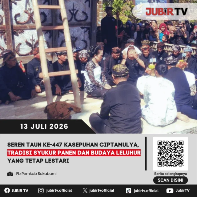🌾 Tradisi Seren Taun ke-447 di Kasepuhan Ciptamulya kembali digelar sebagai wujud rasa syukur atas hasil panen sekaligus upaya menjaga warisan budaya leluhur yang tetap lestari di tengah perkembangan zaman. 

Rangkaian tradisi adat ini tidak hanya menjadi simbol penghormatan terhadap alam dan hasil bumi, tetapi juga mempererat kebersamaan masyarakat adat. Seren Taun turut menjadi daya tarik wisata budaya yang memperkenalkan kearifan lokal Sukabumi kepada masyarakat luas.

📌 𝐈𝐧𝐟𝐨 𝐥𝐞𝐧𝐠𝐤𝐚𝐩𝐧𝐲𝐚 𝐜𝐞𝐤 𝐝𝐢 𝐬𝐭𝐨𝐫𝐲 & 𝐬𝐨𝐫𝐨𝐭𝐚𝐧

#jubirtv #jubirtvnewscom #serentaun #kasepuhanciptamulya #cisolok #sukabumi #budayasunda #warisanbudaya #wisatabudaya #beritasukabumi
