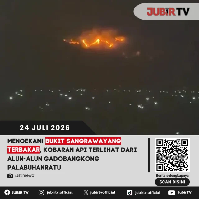 🔥 Kebakaran melanda Bukit Sangrawayang di Kecamatan Simpenan, Kabupaten Sukabumi. Kobaran api membakar area perbukitan di jalur menuju Geopark Ciletuh sehingga warga dan pengendara diimbau meningkatkan kewaspadaan saat melintas. Simak perkembangan lengkap penanganannya.

📌 𝐈𝐧𝐟𝐨 𝐥𝐞𝐧𝐠𝐤𝐚𝐩𝐧𝐲𝐚 𝐜𝐞𝐤 𝐝𝐢 𝐬𝐭𝐨𝐫𝐲 & 𝐬𝐨𝐫𝐨𝐭𝐚𝐧

#jubirtv #jubirtvnewscom #sangrawayang #simpenan #kabupatensukabumi #kebakaran #karhutla #geoparkciletuh #beritasukabumi #peristiwa