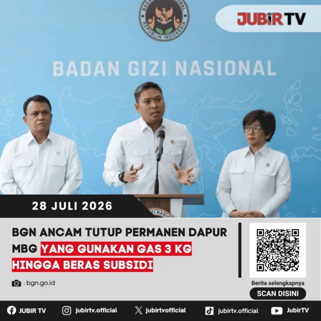 🍽️ Badan Gizi Nasional (BGN) menegaskan dapur Program Makan Bergizi Gratis (MBG) dilarang menggunakan barang bersubsidi seperti LPG 3 kg, beras SPHP, dan MinyaKita. Pengelola yang tetap melanggar terancam mendapat sanksi hingga penutupan permanen demi memastikan subsidi tepat sasaran.

📌 𝐈𝐧𝐟𝐨 𝐥𝐞𝐧𝐠𝐤𝐚𝐩𝐧𝐲𝐚 𝐜𝐞𝐤 𝐝𝐢 𝐬𝐭𝐨𝐫𝐲 & 𝐬𝐨𝐫𝐨𝐭𝐚𝐧

#jubirtv #jubirtvnewscom #mbg #badangizinasional #bgn #makanbergizigratis #gas3kg #berasSPHP #minyakita #beritanasional