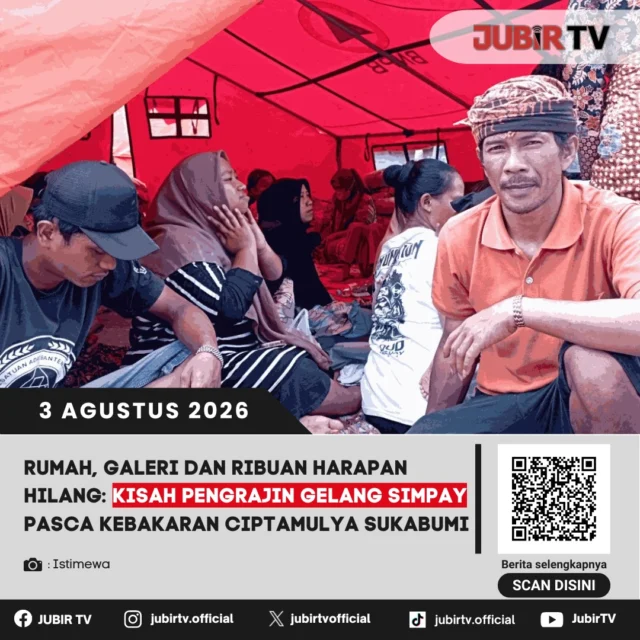 🧶 Kebakaran di Kampung Adat Ciptamulya tak hanya menghanguskan rumah, tetapi juga memadamkan harapan para perajin gelang simpay. Rumah yang sekaligus menjadi galeri dan tempat produksi ludes dilalap api, membuat para pengrajin kehilangan hasil karya, peralatan, hingga sumber penghidupan. Di tengah keterbatasan, mereka berharap dapat segera bangkit dan kembali berkarya.

📌 𝐈𝐧𝐟𝐨 𝐥𝐞𝐧𝐠𝐤𝐚𝐩𝐧𝐲𝐚 𝐜𝐞𝐤 𝐝𝐢 𝐬𝐭𝐨𝐫𝐲 & 𝐬𝐨𝐫𝐨𝐭𝐚𝐧

#jubirtv #jubirtvnewscom #ciptamulya #gelangsimpay #perajinsukabumi #cisolok #kabupatensukabumi #beritasukabumi #umkm #budayasunda