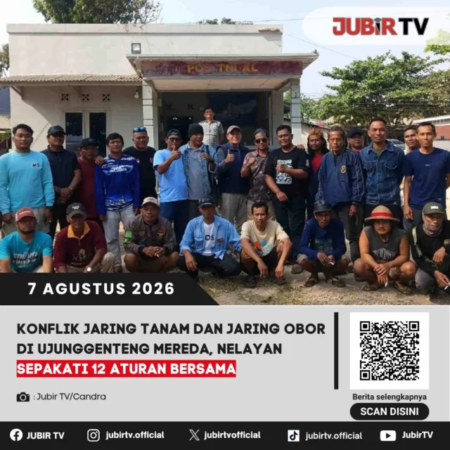 ⚓ Sempat memanas, konflik antara nelayan jaring tanam dan jaring obor di Ujunggenteng akhirnya menemui titik terang.

Lewat musyawarah yang digelar di Pos TNI AL Ujunggenteng, para nelayan sepakat menyusun 12 aturan bersama sebagai langkah untuk mencegah konflik kembali terjadi dan menjaga aktivitas melaut tetap kondusif.

Apa saja 12 poin kesepakatannya?

📌 𝐈𝐧𝐟𝐨 𝐥𝐞𝐧𝐠𝐤𝐚𝐩𝐧𝐲𝐚 𝐜𝐞𝐤 𝐝𝐢 𝐬𝐭𝐨𝐫𝐲 & 𝐬𝐨𝐫𝐨𝐭𝐚𝐧

#jubirtv #jubirtvnewscom #ujunggenteng #ciracap #sukabumi #nelayan #konfliknelayan #jaringtanam #jaringobor #sukabumiselatan