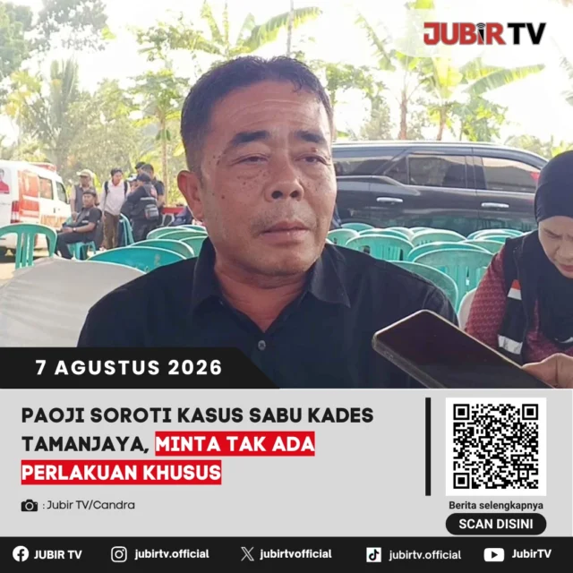🚨 Kasus sabu yang menjerat Kades Tamanjaya, Ciemas, kembali mendapat sorotan.

Anggota DPRD Kabupaten Sukabumi Paoji Nurjaman meminta proses hukum terhadap oknum kades berinisial US berjalan sesuai aturan dan tidak ada perlakuan khusus hanya karena yang bersangkutan pejabat.

Paoji juga menilai kasus ini bisa mencoreng citra wilayah, terlebih Tamanjaya tengah mengembangkan potensi desa wisata. Ia mendorong pengawasan narkoba diperkuat serta proses tes narkoba bagi calon kepala desa diperketat.

Kenapa Paoji meminta hal tersebut?

📌 𝐈𝐧𝐟𝐨 𝐥𝐞𝐧𝐠𝐤𝐚𝐩𝐧𝐲𝐚 𝐜𝐞𝐤 𝐝𝐢 𝐬𝐭𝐨𝐫𝐲 & 𝐬𝐨𝐫𝐨𝐭𝐚𝐧

#jubirtv #jubirtvnewscom #sukabumi #ciemas #tamanjaya #kades #narkoba #sabu #dprdsukabumi #beritasukabumi