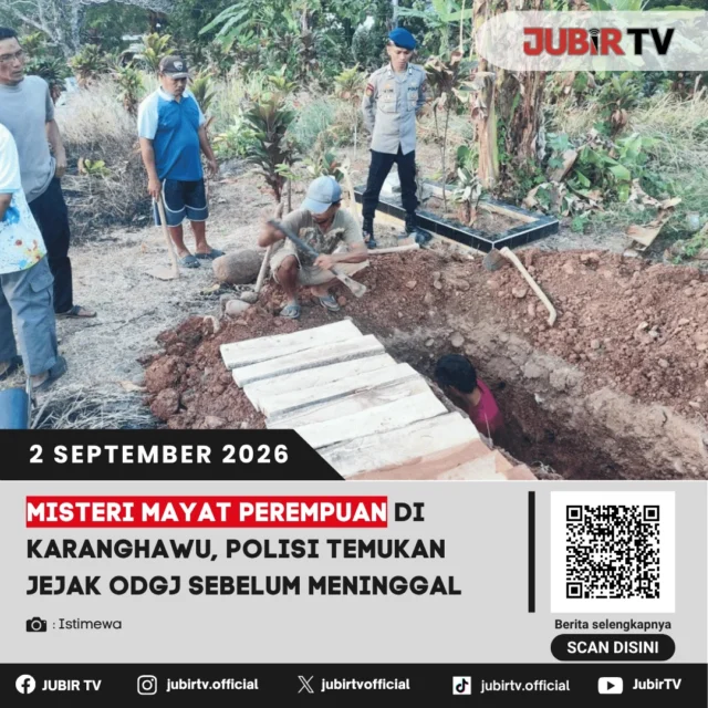 🔎 Misteri Mayat Perempuan di Karanghawu Mulai Terungkap

Polisi menemukan jejak seorang perempuan yang diduga ODGJ dan sempat terlantar di kawasan Palabuhanratu hingga Cisolok, beberapa hari sebelum jasadnya ditemukan di pesisir Pantai Karanghawu.

Ciri fisik dan sejumlah aksesori pada jasad kini menjadi petunjuk polisi untuk memastikan identitas korban.

📌 𝐈𝐧𝐟𝐨 𝐥𝐞𝐧𝐠𝐤𝐚𝐩𝐧𝐲𝐚 𝐜𝐞𝐤 𝐝𝐢 𝐬𝐭𝐨𝐫𝐲 & 𝐬𝐨𝐫𝐨𝐭𝐚𝐧

#jubirtv #jubirtvnewscom #karanghawu #ciso​​lok #sukabumi #mayatperempuan #polisi #odgj #palabuhanratu #beritasukabumi