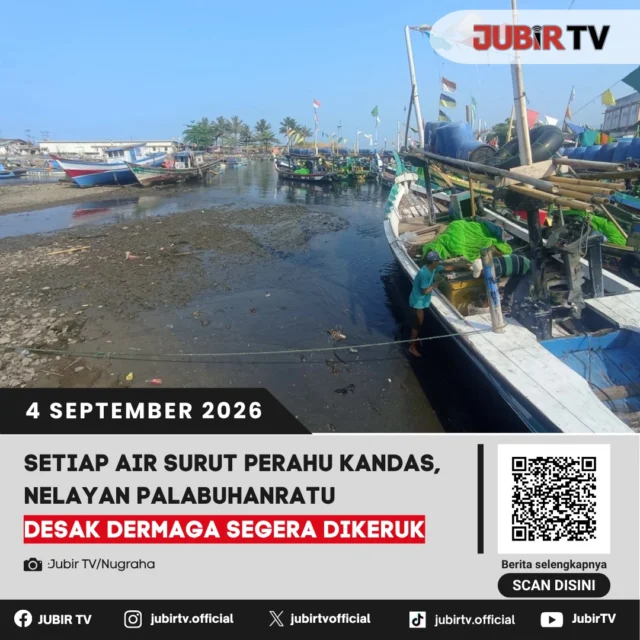 ⚓ Setiap Air Surut, Perahu Kandas! Nelayan Palabuhanratu Desak Dermaga Segera Dikeruk

Nelayan Palabuhanratu mengeluhkan kondisi dermaga yang membuat perahu kerap kandas saat air laut surut. Mereka mendesak pemerintah segera melakukan pengerukan agar aktivitas nelayan tidak terus terganggu.

Kondisi tersebut dinilai perlu segera ditangani demi kelancaran aktivitas nelayan dan bongkar muat hasil tangkapan.

📌 𝐈𝐧𝐟𝐨 𝐥𝐞𝐧𝐠𝐤𝐚𝐩𝐧𝐲𝐚 𝐜𝐞𝐤 𝐝𝐢 𝐬𝐭𝐨𝐫𝐲 & 𝐬𝐨𝐫𝐨𝐭𝐚𝐧

#jubirtv #jubirtvnewscom #palabuhanratu #nelayan #sukabumi #dermaga #pengerukan #perahukandas #nelayansukabumi #beritasukabumi